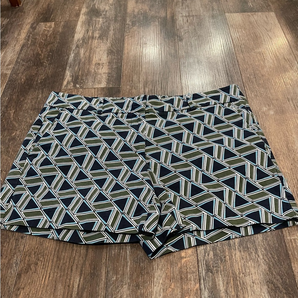 Geometric Print High-Waist Shorts in Navy, Olive & White